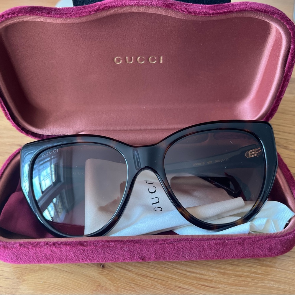 Gucci Black Oversized Sunglasses